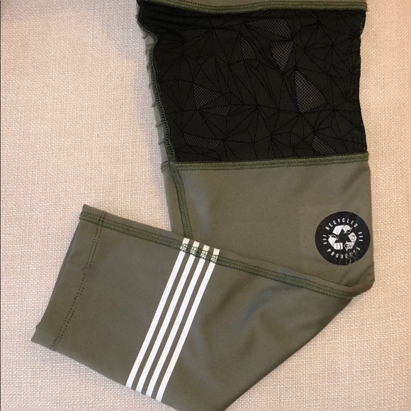 Olive green leggings made from recycled materials! - Picture 4 of 7